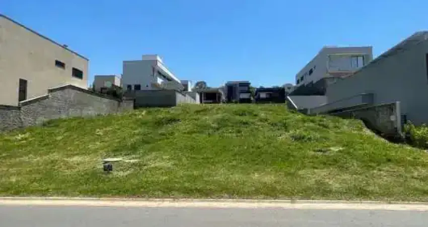 LOTE À VENDA NO JARDINS NÁPOLES - 360 m², QUADRA 15 LOTE 19, PRÓXIMO À QUADRA DE FUTEBOL