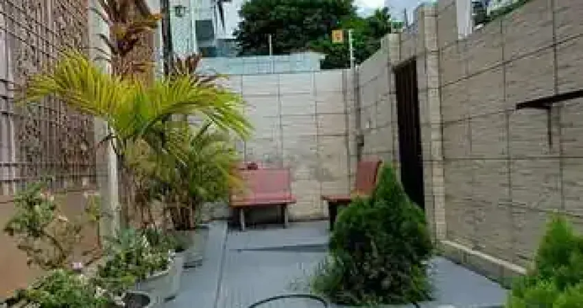Casa com 5 quartos à venda na Rua Surubim, Casa Amarela, Recife
