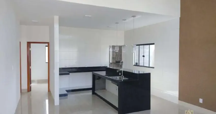 978 - Casa Térrea com 3 quartos, sendo 1 suíte, 4 vagas de garagens, à venda 300m² por R$ 560.000,0
