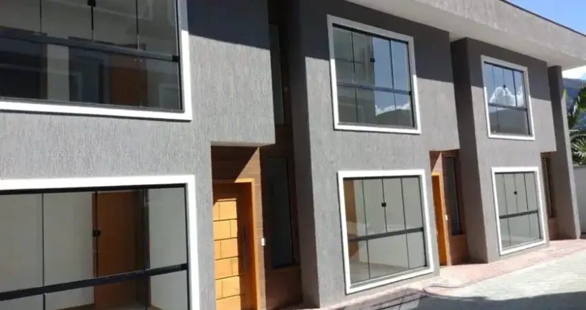 Casa de condomínio com 3 quartos e 3 banheiros à venda, 142 m² por r$ 850.000