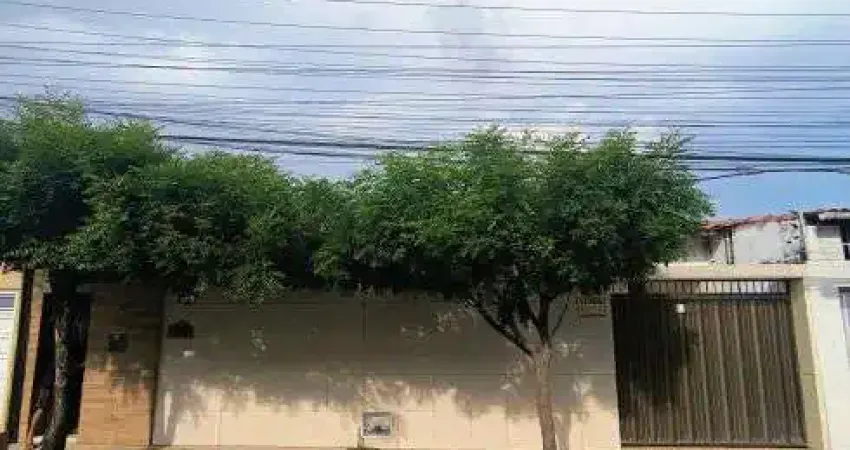 Casa com 3 quartos à venda na Rua Dom Maurício, 19, Presidente Kennedy, Fortaleza