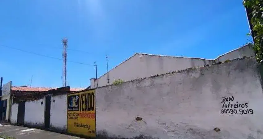 Imóvel para venda tem 726 metros quadrados em presidente kennedy - fortaleza - ce