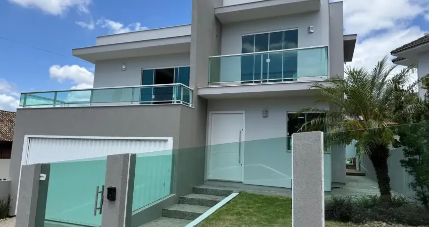 Lindíssima casa em ótima localização no bairro pedra branca