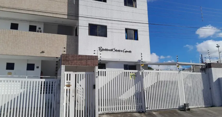 Apartamento térreo com área externa exclusiva no 13 de maio – conforto, praticidade e ótima localização