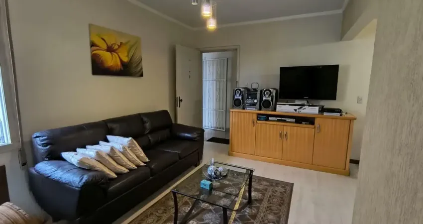 Apartamento ensolarado, reformado e pronto para morar — daqueles que você visita e sente que está tudo certo.