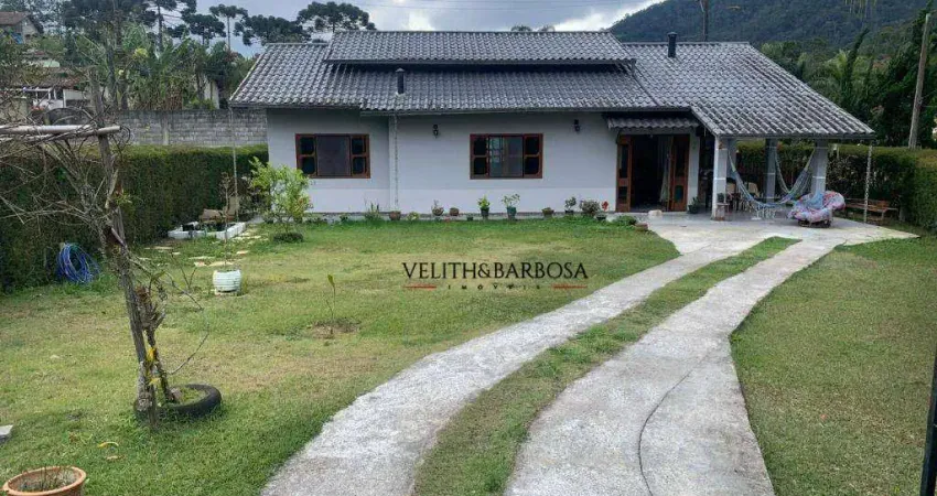 Casa com 3 dormitórios à venda, 118 m² por r$ 850.000,00 - albuquerque - teresópolis/rj