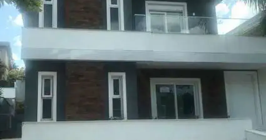 Casa em condomínio fechado com 4 quartos para alugar no Alphaville, Barueri