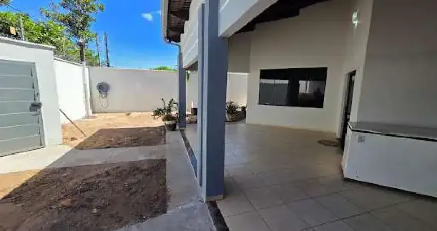 Casa dos sonhos com 3 quartos, 2 suítes, escritório privativo e garagem para 3 carros – pronta para morar!