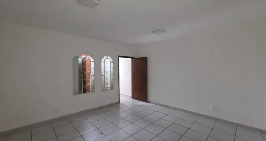 Casa térrea a venda no limão/vila carbone, com 04 dormitórios!!