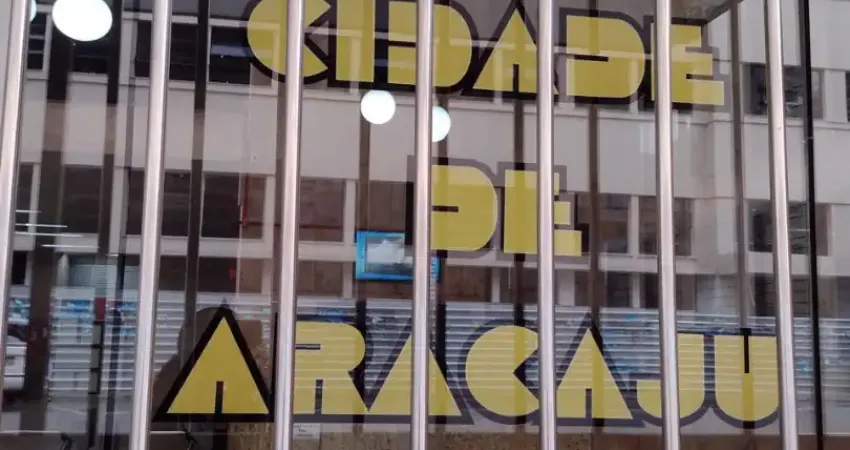 Oportunidade no comércio: sala reformada em prédio tradicional! à venda ou aluguel.