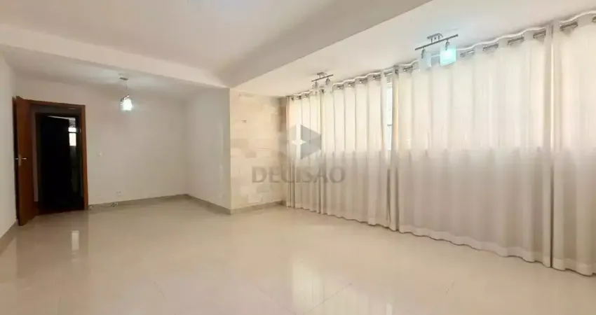 Melhor localização do bairro sagrada família, 2 quarteirão da silviano brandão mas uma rua com a tranquilidade de interior