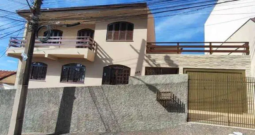 Casa com 6 quartos à venda na Rua Doze de Outubro, Centro, Ponta Grossa