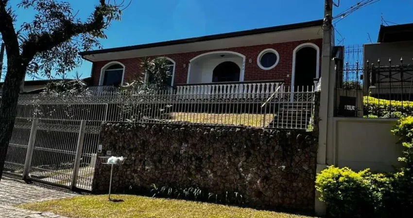 Casa com 3 quartos à venda na Rua Jeremias Lissa, Vista Alegre, Curitiba