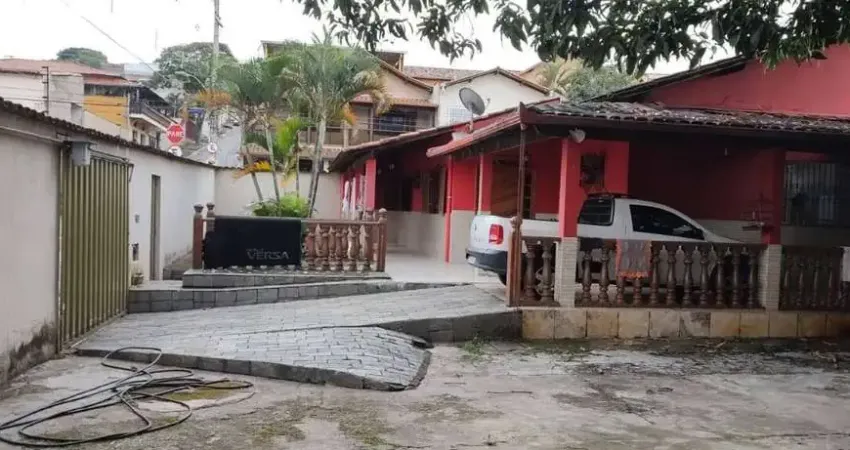 Casa 3 quartos, suíte, quintal, bairro coqueiros, bh, financio.