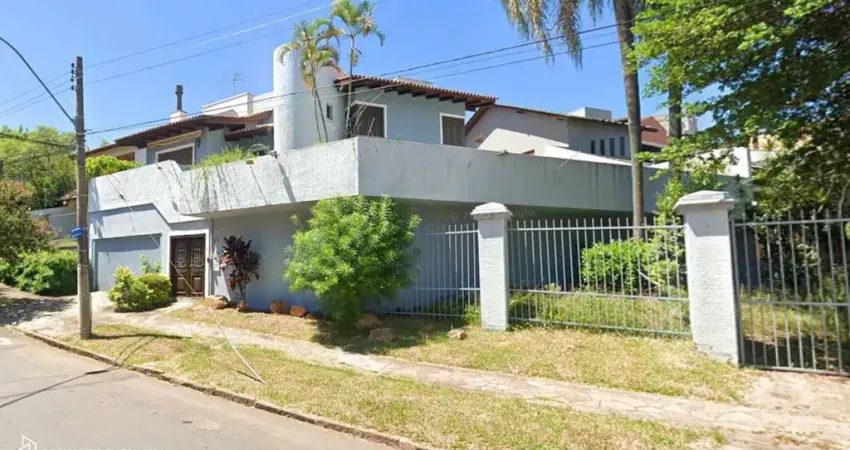 Casa com 394m² e 4 dormitórios, 4 suítes, 6 vagas no bairro chácara das pedras e