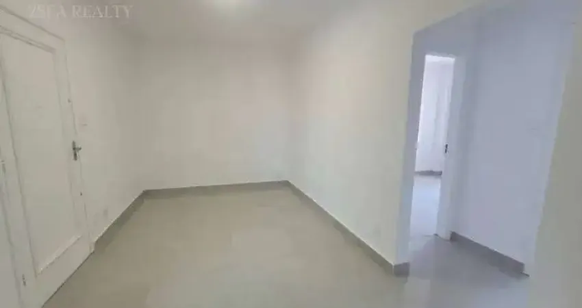 Apartamento 2 DORMS no Gonzaga, na quadra da praia, em Santos.