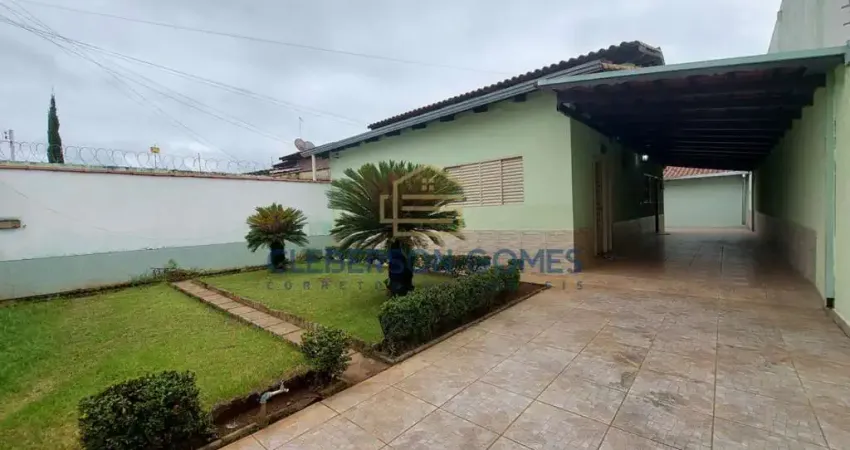 Casa para Venda em Caldas Novas, Estância Itaguaí, 3 dormitórios, 1 suíte, 1 banheiro, 2 vagas