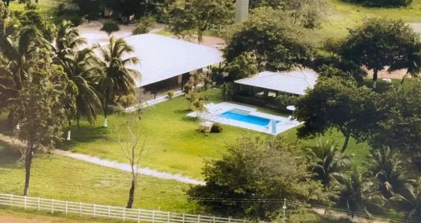 The one imob apresenta: fazenda de alto luxo, 713 hectares, heliponto, açudes, mansao com 7 suites.