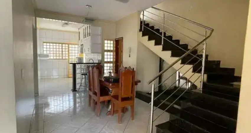 Casa com 5 quartos à venda na RUA R SC 7, Bairro Santa Rita, Goiânia