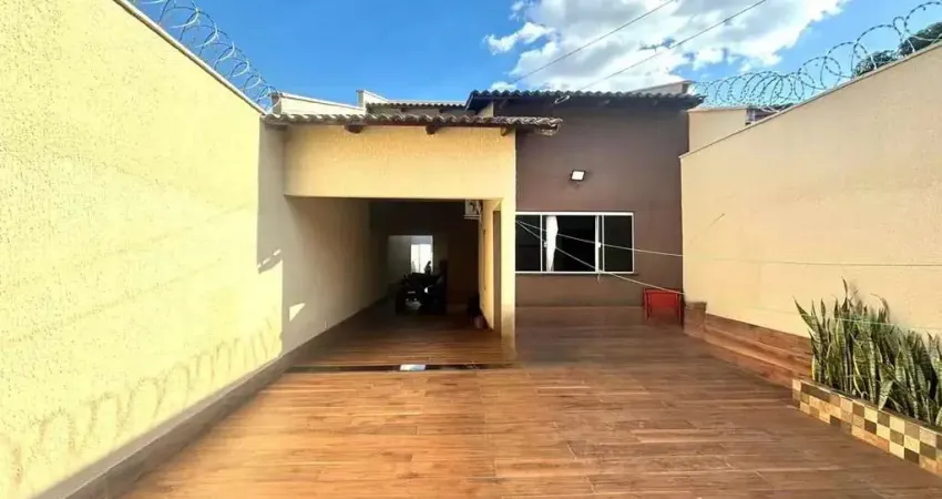 Casa com 3 quartos à venda na Rua S, 1, Chácaras São Pedro, Aparecida de Goiânia