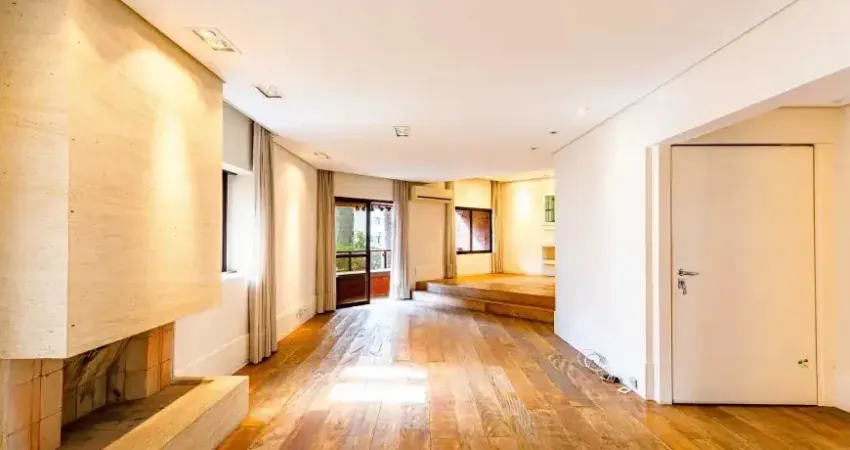 Elegante apartamento reformado no itaim a venda. 3 suítes e 3 vagas