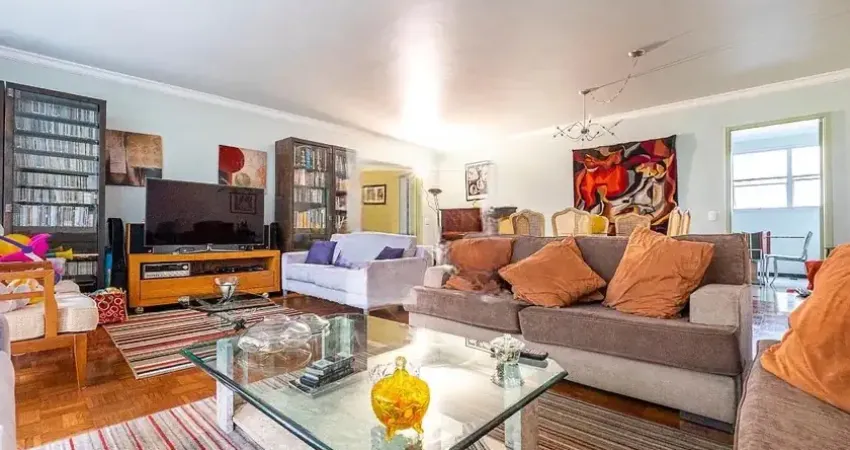 Excelente e amplo apartamento com sacada a venda no paraiso.