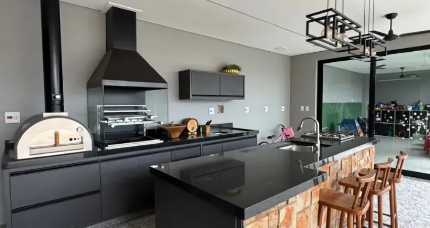 Casa Alto Padrão com Amplo Terreno e Arquitetura Sofisticada – Araras