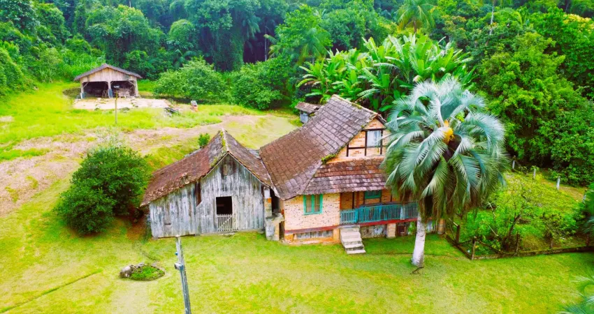 Vendo lindo sitio com casa enxaimel  na vila itoupava com 200.000m2