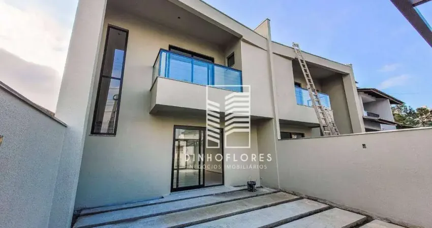 Sobrado com 3 dormitórios sendo 1 suíte e área de festas com piscina à venda, 100 m² por r$ 770.000 - itacolomi - balneário piçarras/sc