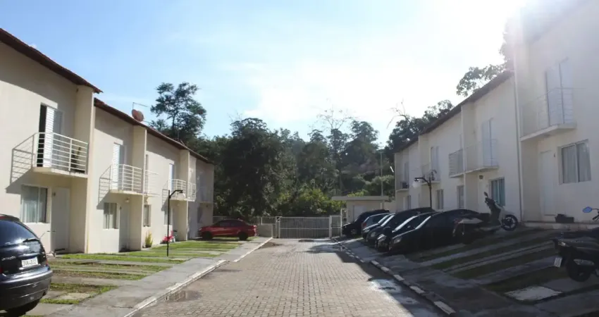 Casa com dois dormitorios e duas vagas de garagem proximo no centro de cotia