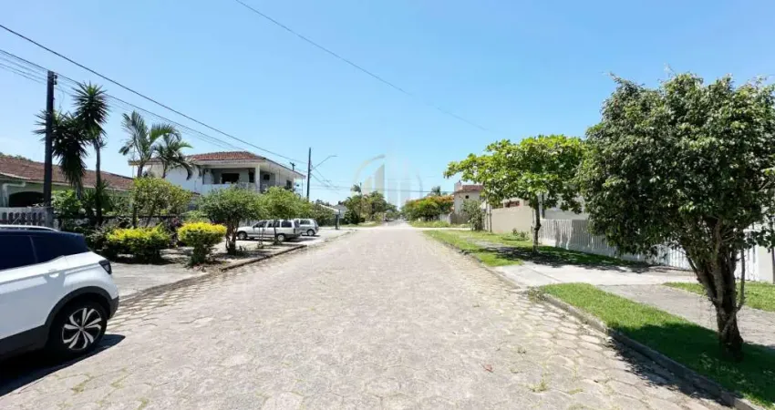 Casa com 3 quartos para alugar na Travessa Maringá, 777, Brejatuba, Guaratuba