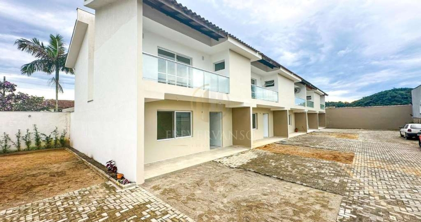 Casa com 3 quartos à venda na Rua Teixeira Soares, 474, Cohapar, Guaratuba