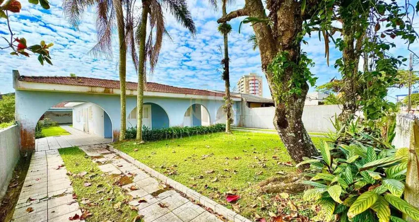 Casa com 5 quartos à venda na Rua Antônio Alves Correia, 1214, Centro, Guaratuba