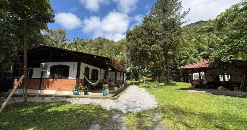 Chácara / sítio com 4 quartos à venda na Avenida Vinte e Nove de Abril, Cabaraquara, Guaratuba