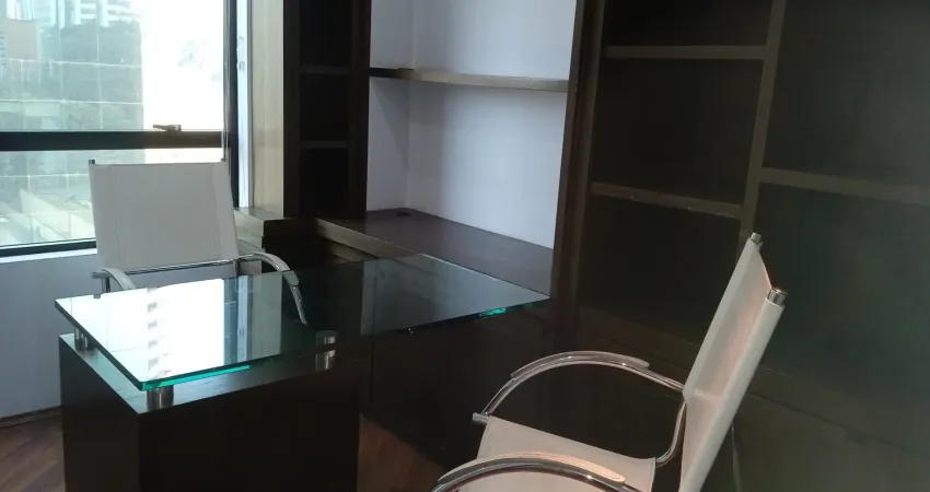 Sala comercial para locação, mobiliada, com salas separadas e sala de reunião alphaville