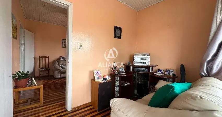 Casa mobiliada
3 dormitórios 
2 salas 
1 cozinha 
1 banheiro 
1 area d