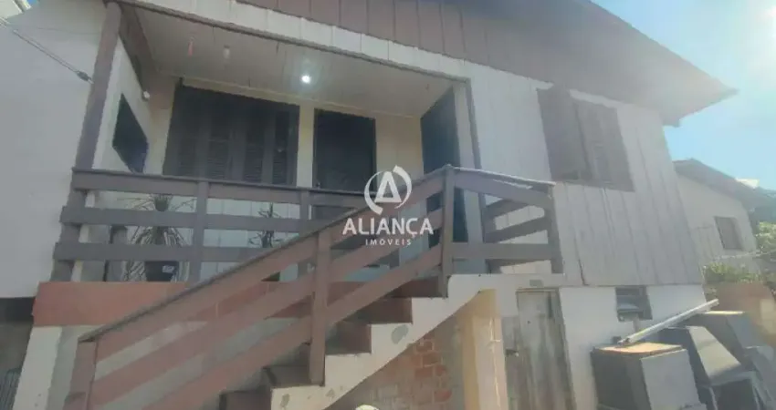 Casa mobiliada superior fundos
3 dormitórios
1 sala
1 cozinha
1 banhei