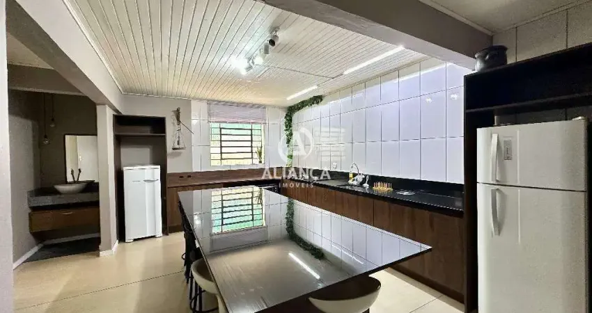 Casa parte inferior semi mobiliada
2 dormitórios
1 sala
1 cozinha
1 ba