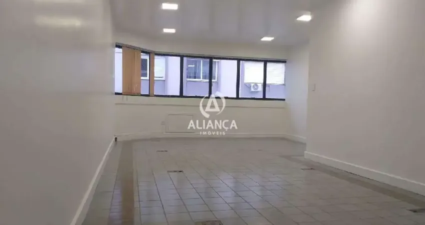 Mobiliada
área privativa: 90,00 m²
sala de andar
dividida em 3 salas
1