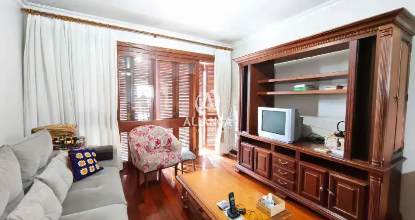 Apartamento mobiliado
3 dormitórios, sendo uma suite
1 sala
1 cozinha