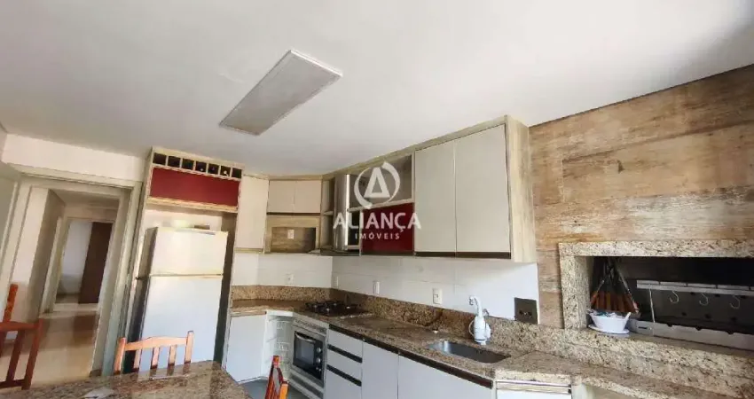 Casa mobiliada
3 dormitórios
1 sala
1 cozinha
2 banheiros
1 area de se