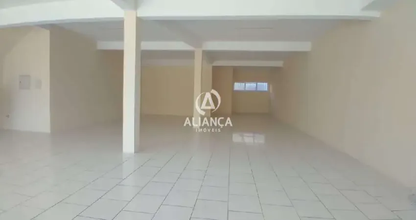 Sala terrea
135m²
2 banheiros
piso porcelanato
vitrine em vidros
co