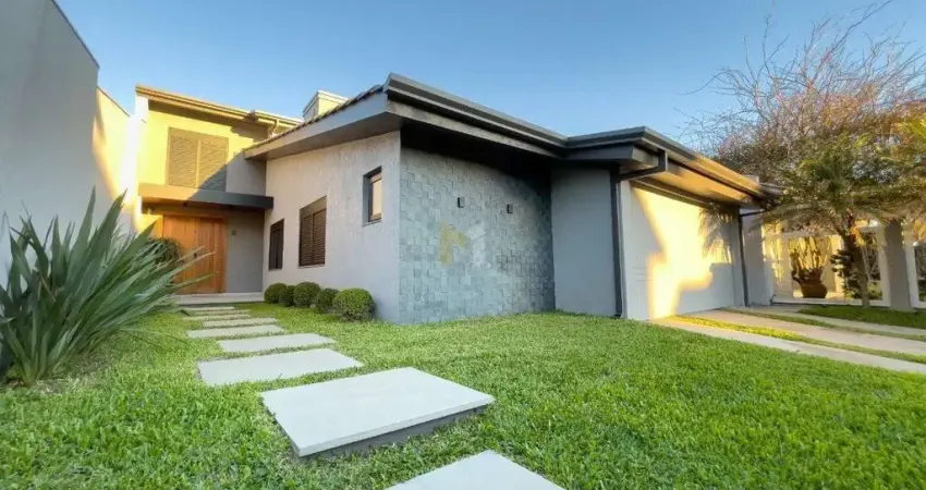 Sobrado a poucos metros do mar mobiliado e decorado no Centro de Xangri-lá RS