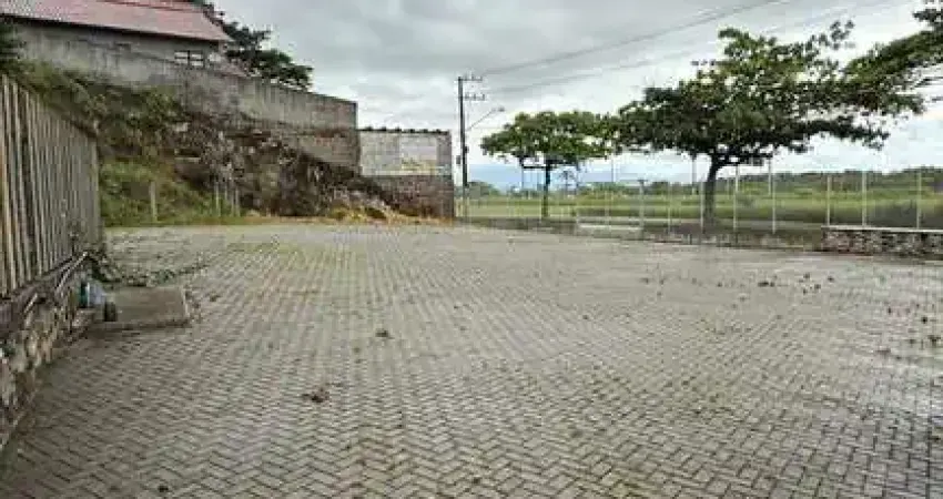 Casa comercial com um amplo terreno para locação, costeira do pirajubaé, florianópolis, sc