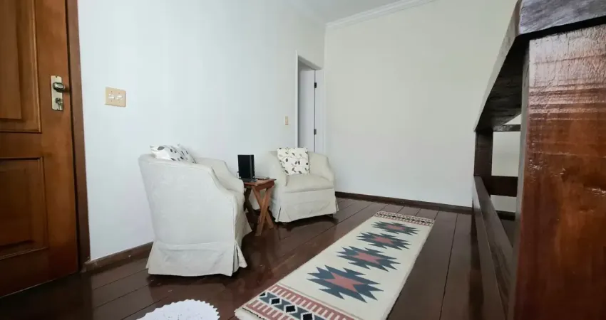 Vila mariana, casa assobradada, 4 quartos, 3 vagas, 600 metros do metrô santa cruz (linha azul e lilás)