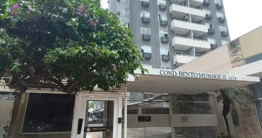 Apartamento à venda no Edifício Bento Munhoz da Rocha Neto II