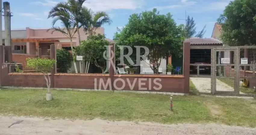 Casa dois dormitórios, com quiosque, 800m do mar, nova tramandaí