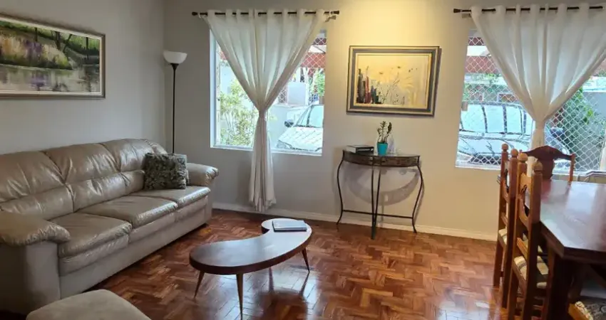 Sobrado reformado e pronto para morar em condomínio fechado!