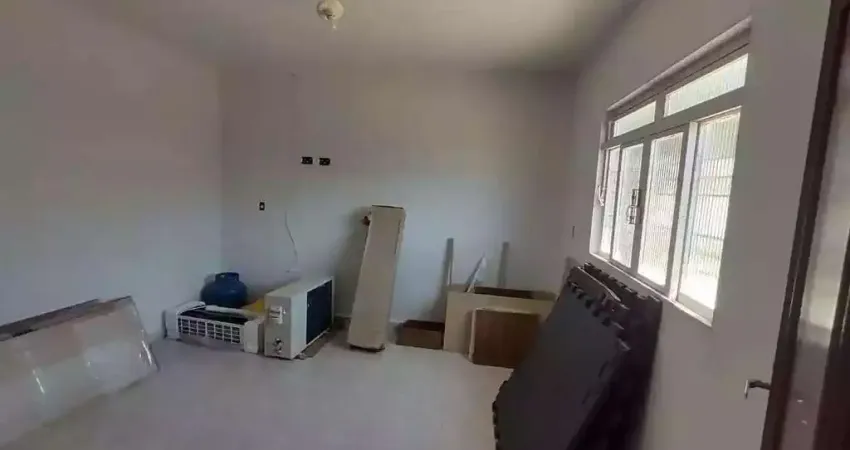 Casa com 3 quartos à venda na Rua Cavalcante, Jardim Tonato, Carapicuíba