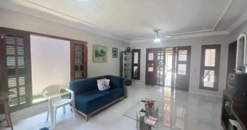 Casa com 3 quartos à venda na Rua Doutor Carlos Siqueira Neto, Parque Pinheiros, Taboão da Serra